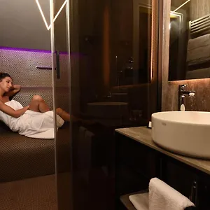 rosa-salva-suites.hotelslidodijesolo.com/