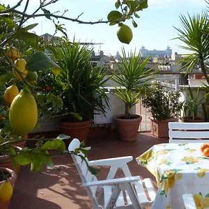 apartment-spanish-steps-with-panoramic-roof-terrace.it-romehotels.com/